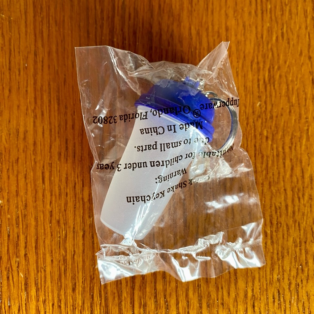 Tupperware Shaker Keychain - Picture 3 of 6